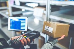 ＜内容＞
カラカラ動くラインからオリコンを受け取るところから棚入れがスタート！
商品をセンター内へどんどん詰め込んでいきます。

自分の作業エリアに棚が自ら来てくれます！
オリコンの中から商品を手に取り、
バーコードをピッ！
棚の空いている部分に商品を入れていきます。

※初日はオリエンテーション（研修）があり、業務の内容や構内ルールの説明や実践する日があって体感できます。専属担当社員が引率いたしますのでご安心ください。

【取り扱うもの】
Amazon商品。
小物雑貨メインの通販品センターのため、重い物はほぼありません。

「川口駅」より企業送迎バス約10分
毎日運行中

車・バイク不可。自転車通勤OK